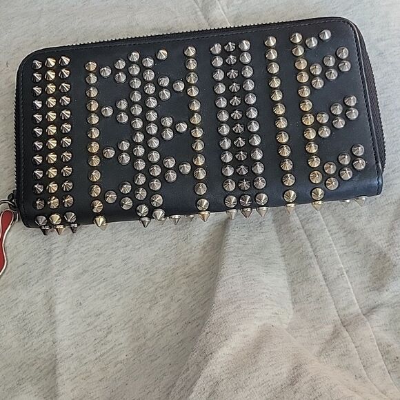 Christian Louboutin PANNETTONE Stud ZIP LONG WALLET BLACK RED SOLE GOLD SILVER - Picture 7 of 10